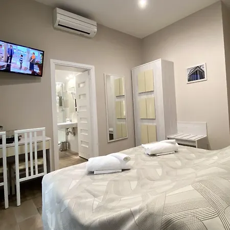 Hotelier 51